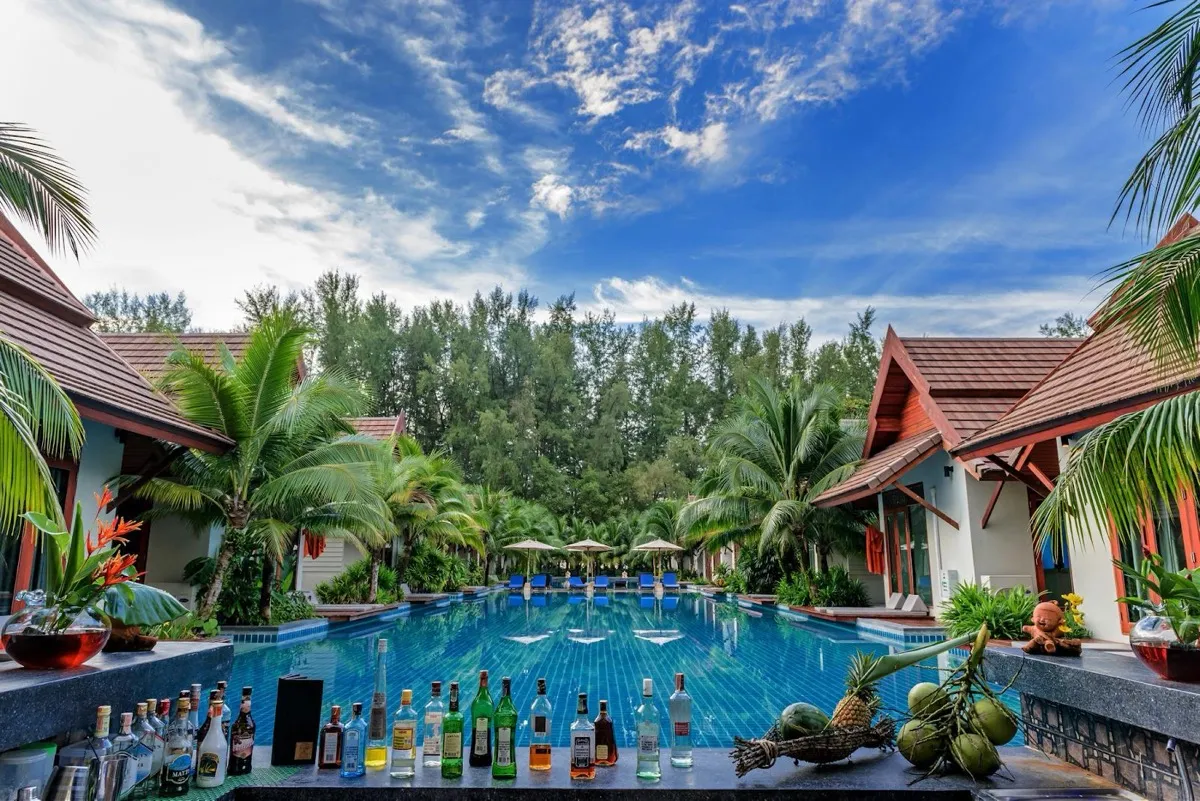 Plan a Fourth of July Party Around Your Pool in Biloxi, MS